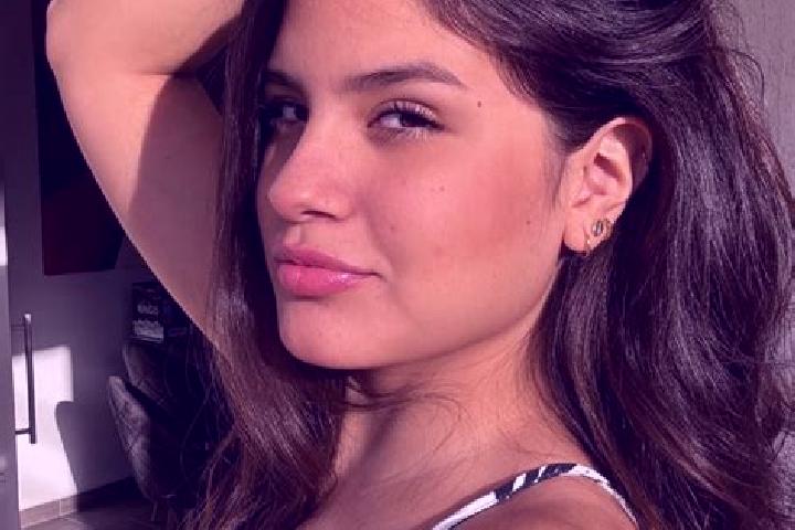 Mila, 30, a red brown-eyed european companion based in Santa Maria del Buaraje. Offering Girlfriend Experience, Travel Companion, Dinner Date, Striptease, 69...