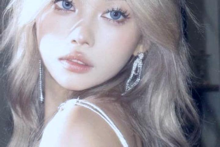Mila, 31, a blonde amber-eyed asian companion based in Mullanpur. Offering BDSM, Domination, Prostate Massage, Striptease. Available for incall and outcall, ...
