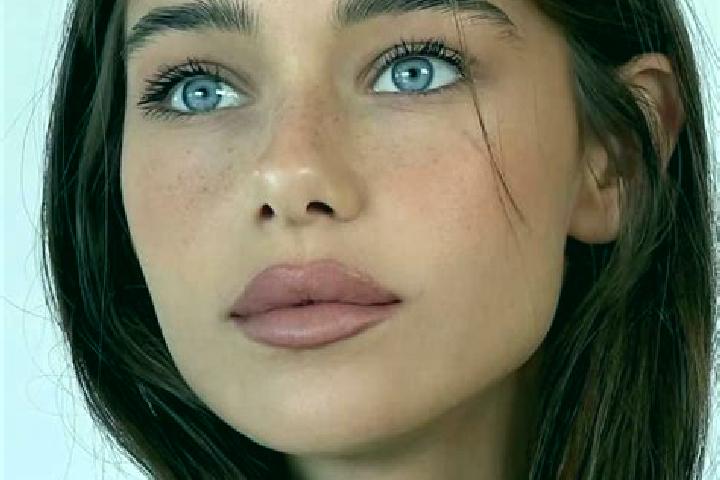 Mila, 31, a brunette brown-eyed european companion based in Akdas. Offering 69, BDSM, Prostate Massage, Deep French Kissing. Available for incall and outcall...