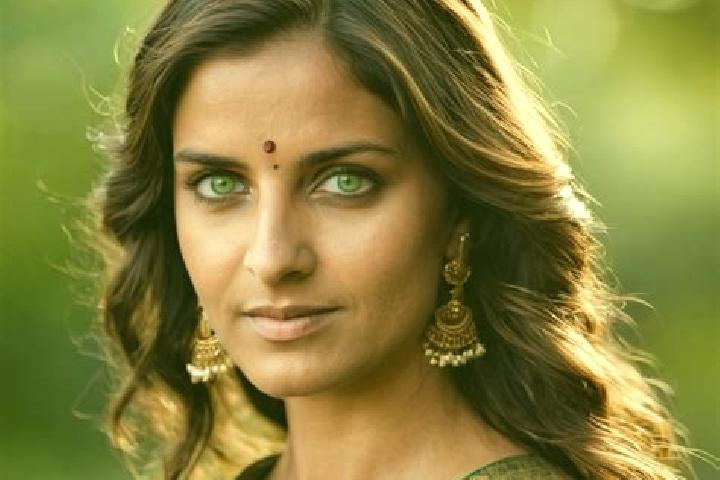 Mila, 31, a brunette green-eyed indian companion based in Duchesne. Offering Prostate Massage, Fetish, Striptease. Available for incall and outcall, day and ...