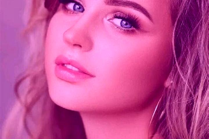 Mila, 32, a dark blonde blue-eyed european companion based in Saramiriza. Offering A-Level, Overnight, Domination, CIM. Available for incall and outcall, ove...