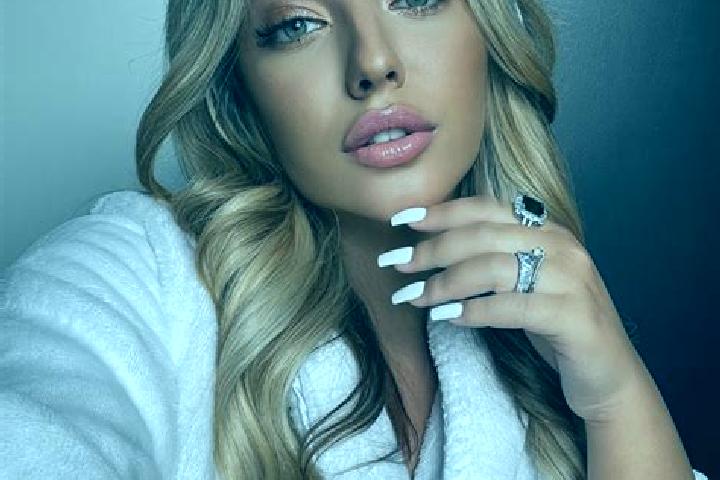 Mila, 32, a dark blonde dark-eyed latina companion based in Larisa. Offering Overnight, Tantra, Dinner Date, Striptease, Erotic Massage. Available for incall...