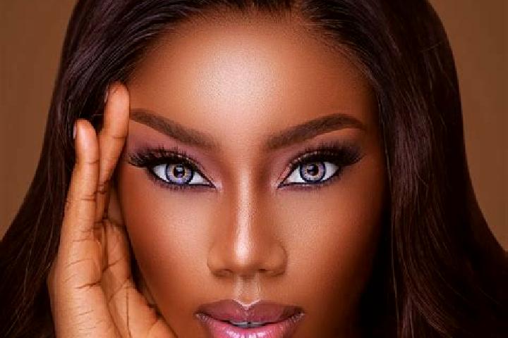 Mila, 32, a red blue-eyed ebony companion based in Sakurai. Offering Massage, OWO, Couples, Tantra. Available for incall and outcall, day and evening dates.