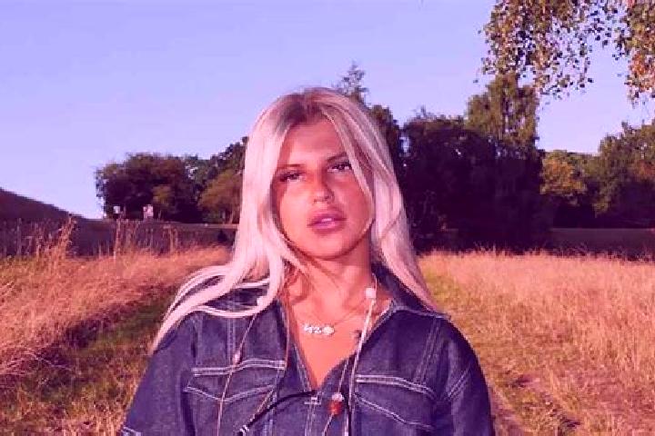 Mila, 32 — Escort in Neman, Russia