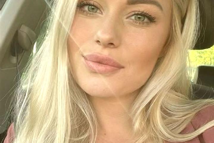 Mila, 33, a blonde hazel-eyed caucasian companion based in Barretal. Offering Tantra, Deep French Kissing, CIM. Available for incall and outcall, overnight b...