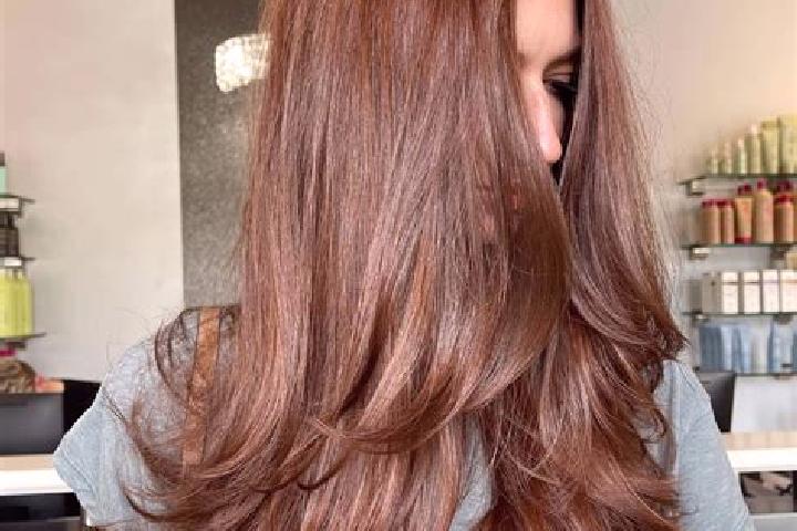 Mila, 33, a chestnut dark-eyed middle eastern companion based in Pampow. Offering Overnight, A-Level. Available for incall and outcall, day and evening dates.