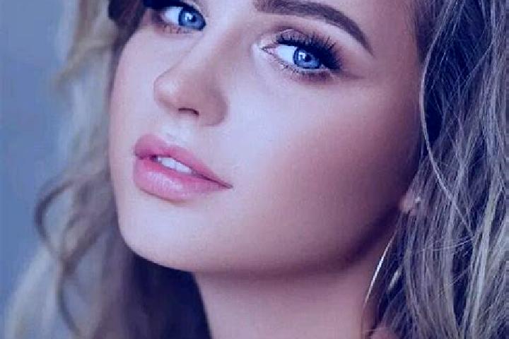 Mila, 33, a dark blonde blue-eyed european companion based in Skanevik. Offering Couples, Travel Companion, Massage, OWO. Available for incall and outcall, d...