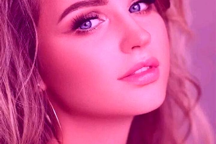 Mila, 33, a dark blonde blue-eyed mediterranean companion based in Macedonia. Offering 69, Girlfriend Experience, Tantra. Available for incall and outcall, o...