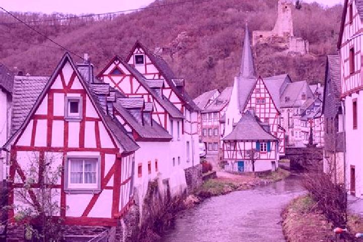 Mila, 33 — Escort in Schladt, Germany