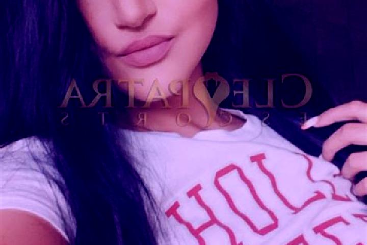 Mila, 34, a black dark-eyed asian companion based in Eshkardasht. Offering OWO, Domination, Tantra, Striptease, Roleplay. Available for incall and outcall, d...