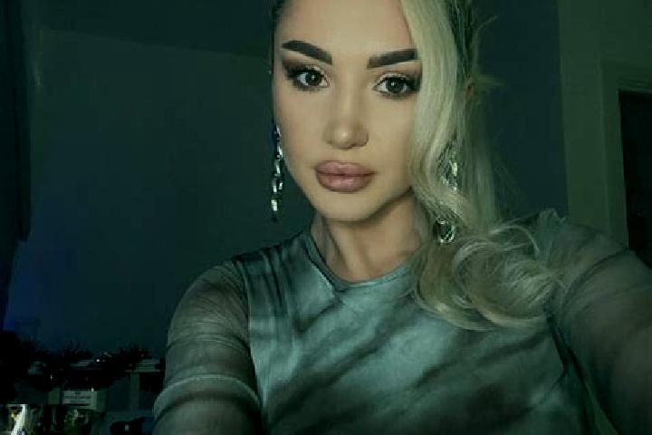 Mila, 34, a blonde brown-eyed caribbean companion based in Farrokhabad. Offering Roleplay, Fetish, Girlfriend Experience, BDSM. Available for incall and outc...