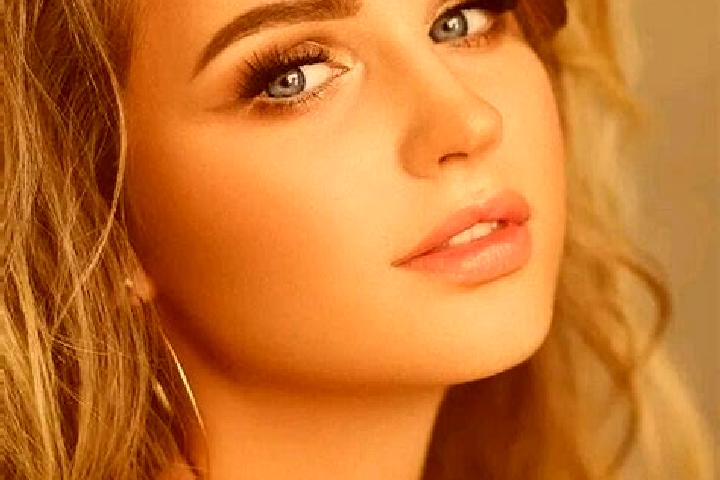 Mila, 34, a dark blonde blue-eyed european companion based in Zro. Offering Couples, Deep French Kissing, 69, Tantra. Available for incall and outcall, day a...