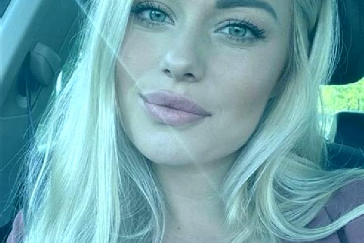Mila, 35, a blonde hazel-eyed asian companion based in Wattenscheid. Offering Erotic Massage, Couples, Duos. Available for incall and outcall, overnight book...