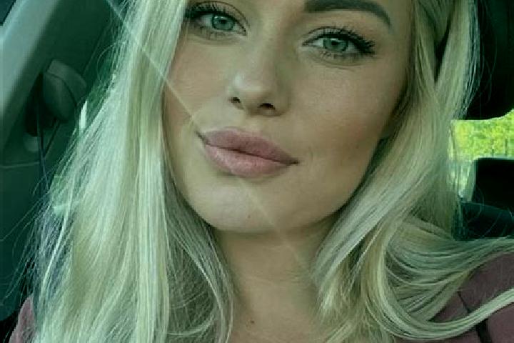 Mila, 35, a blonde hazel-eyed caucasian companion based in Riqueza. Offering Dinner Date, Duos, A-Level, Couples, GFE. Available for incall and outcall, day ...