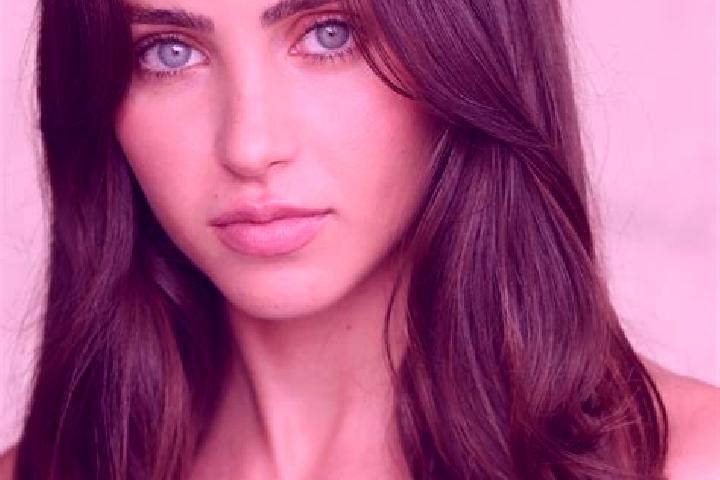 Mila, 35, a red brown-eyed latina companion based in Tiros. Offering CIM, Girlfriend Experience, Roleplay. Available for incall and outcall, overnight bookin...