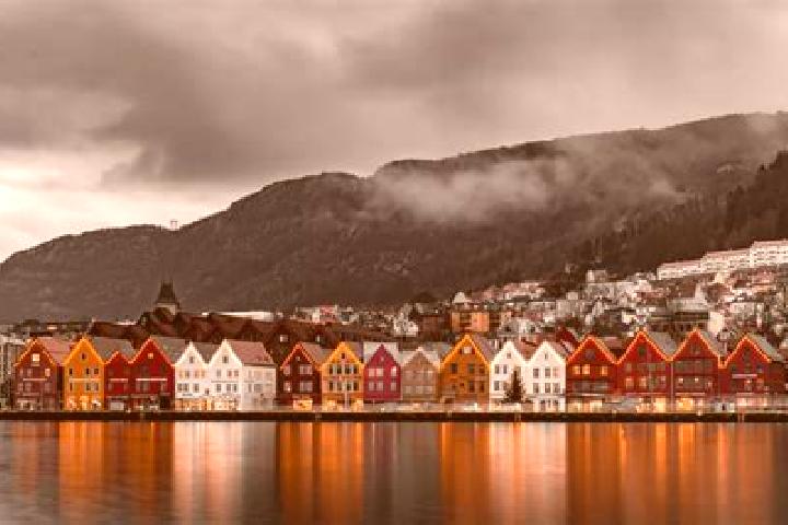 Mila, 35 — Escort in Heggenes, Norway