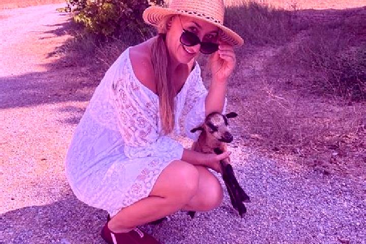 Mila, 35 — Escort in Kalavarda, Greece