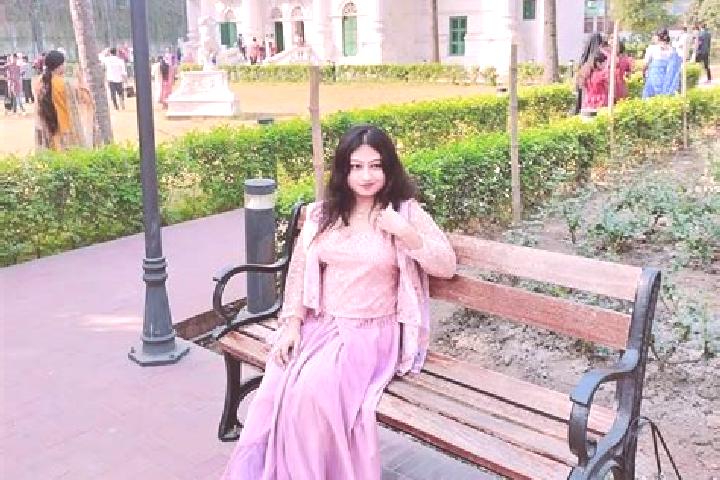 Mila, 35 — Escort in Seh Talvan, Iran