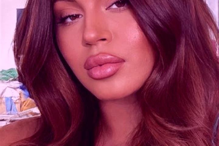 Mila, 37, a auburn brown-eyed latina companion based in Olesesti. Offering Striptease, Tantra, Roleplay, Party Girl, Couples. Available for incall and outcal...