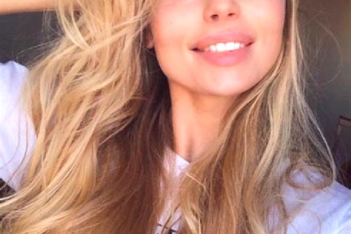 Mila, 37, a dark blonde amber-eyed middle eastern companion based in Duens. Offering GFE, Travel Companion, Massage, Overnight, Girlfriend Experience. Availa...