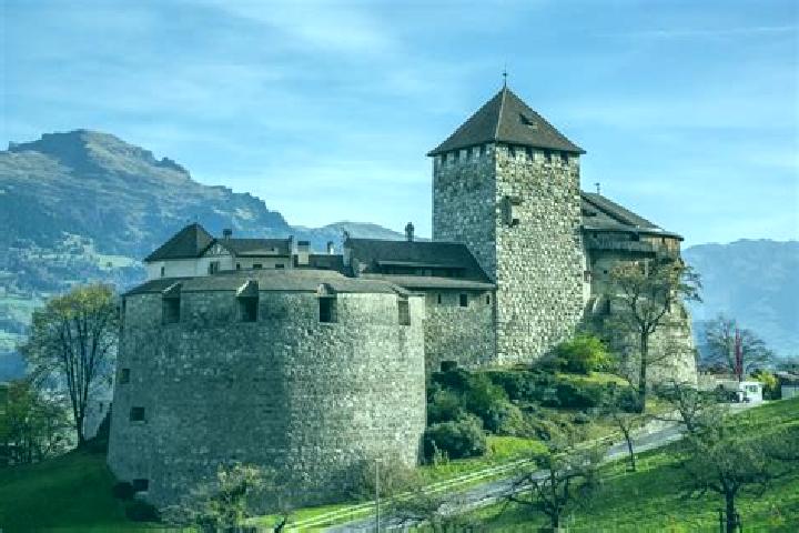 Mila, 37 — Escort in Triesenberg, Liechtenstein