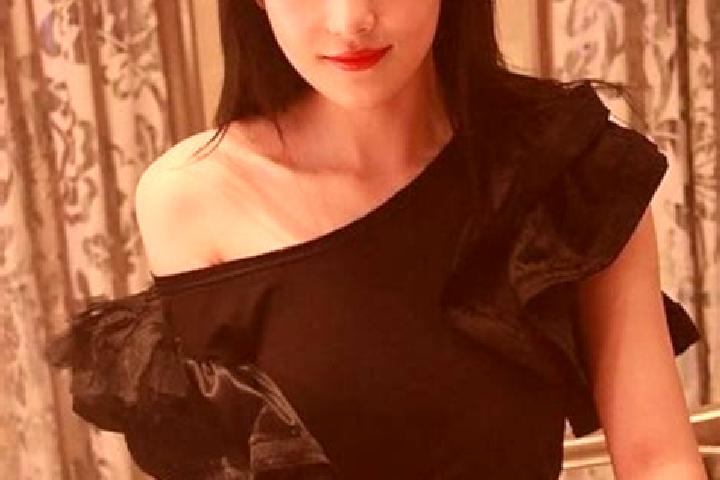 Mila, 38, a black grey-eyed asian companion based in Sogamoso. Offering A-Level, Roleplay, Party Girl. Available for incall and outcall, day and evening dates.