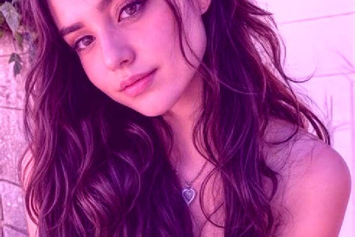 Mila, 39, a brunette hazel-eyed slavic companion based in Digny. Offering OWO. Available for incall and outcall, day and evening dates.