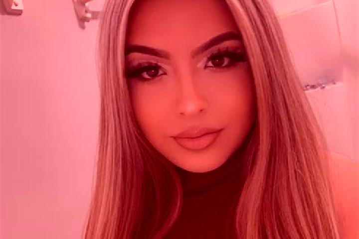 Mila, 39, a red blue-eyed mixed companion based in Uimbi. Offering Fetish, Tantra, BDSM, Roleplay. Available for incall and outcall, day and evening dates.