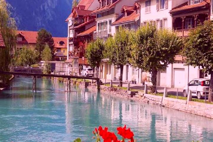 Mila, 39 — Escort in Niedergosgen, Switzerland
