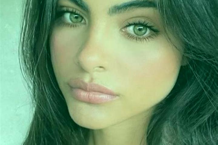Naomi, 20, a black hazel-eyed latina companion based in Papos. Offering Fetish, Girlfriend Experience, CIM, Duos, Party Girl. Available for incall and outcal...