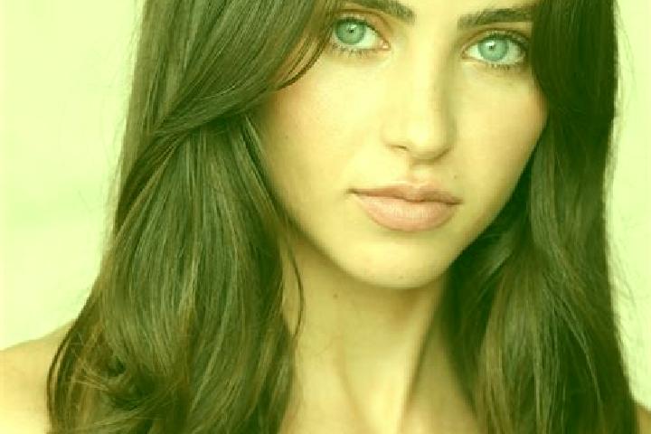 Naomi, 20, a brunette brown-eyed ebony companion based in Carmona. Offering GFE, Massage, Travel Companion. Available for incall and outcall, day and evening...