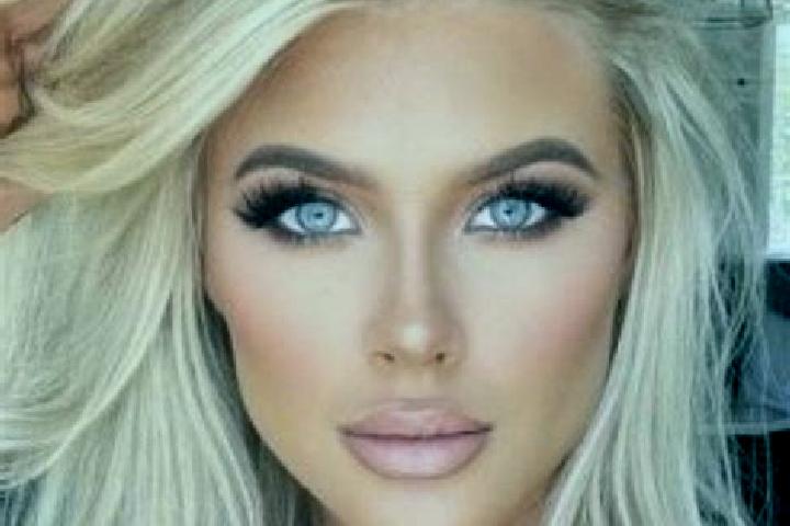 Naomi, 20, a platinum blonde green-eyed caribbean companion based in Wonocolo. Offering Prostate Massage, Couples, Domination, Duos, A-Level. Available for i...