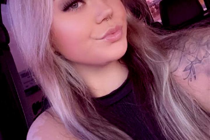 Naomi, 20 — Escort in Macey, France
