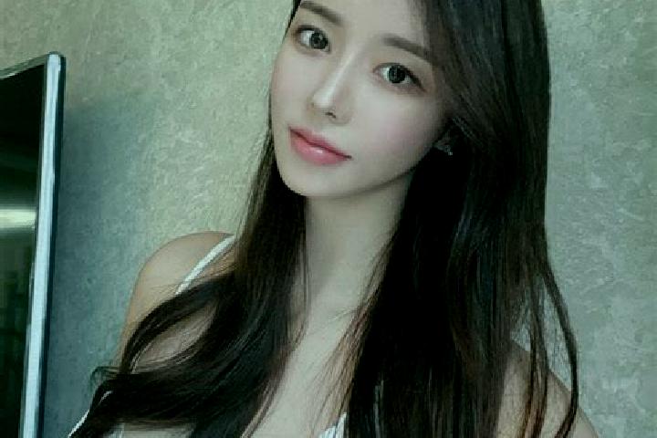 Naomi, 20 — Escort in Meitang, China