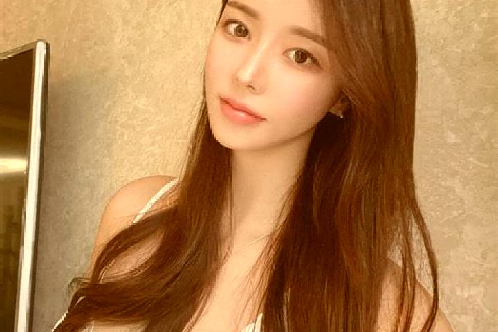 Naomi, 20 — Escort in Qianyou, China