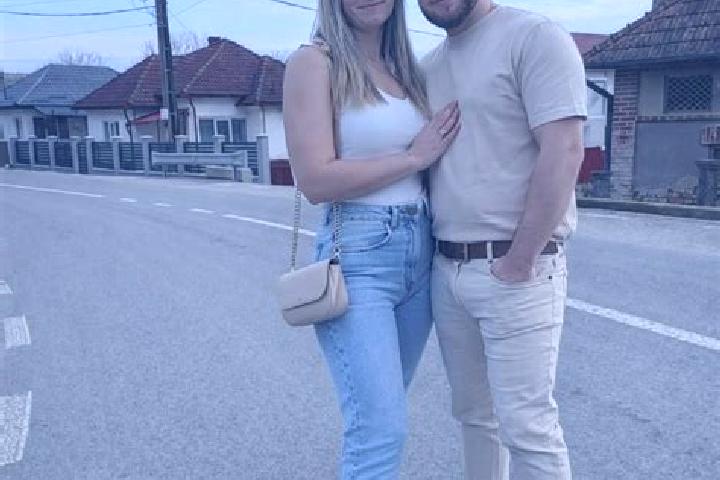 Naomi, 20 — Escort in Seini, Romania