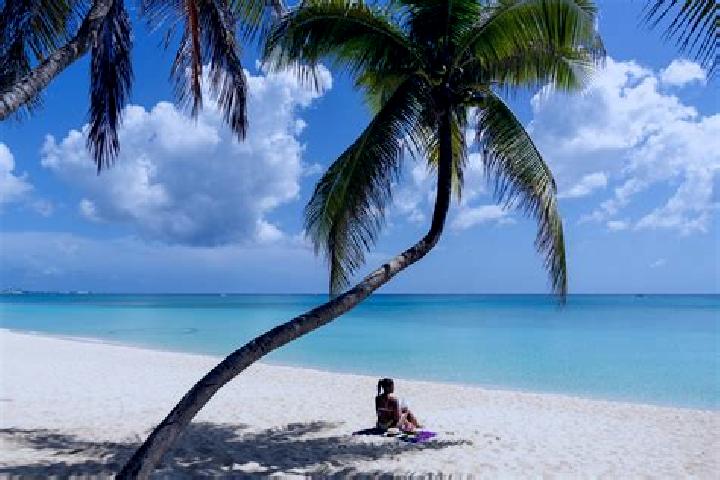 Naomi, 20 — Escort in Seven Miles, Cayman Islands