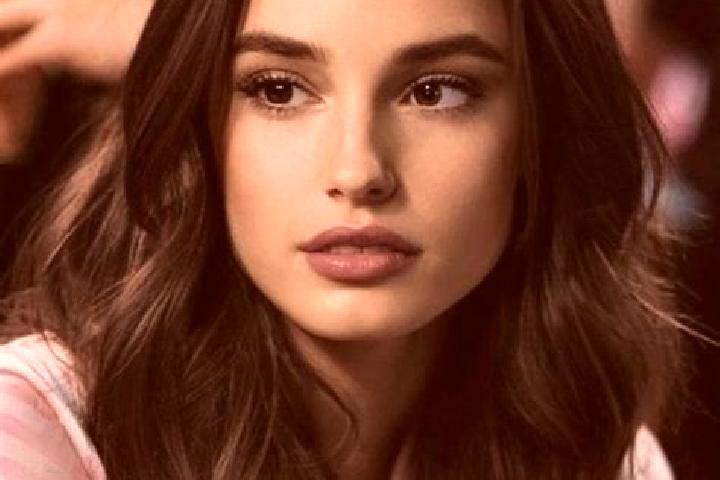 Naomi, 21, a brunette brown-eyed asian companion based in Serravalle. Offering Party Girl, 69, Fetish, CIM. Available for incall and outcall, day and evening...