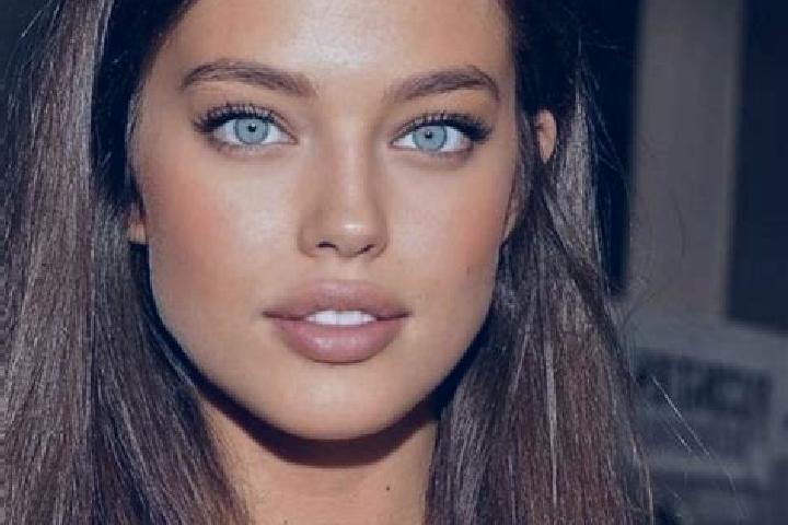 Naomi, 21, a chestnut green-eyed caucasian companion based in Mene de Mauroa. Offering 69, Duos, Couples. Available for incall and outcall, day and evening d...