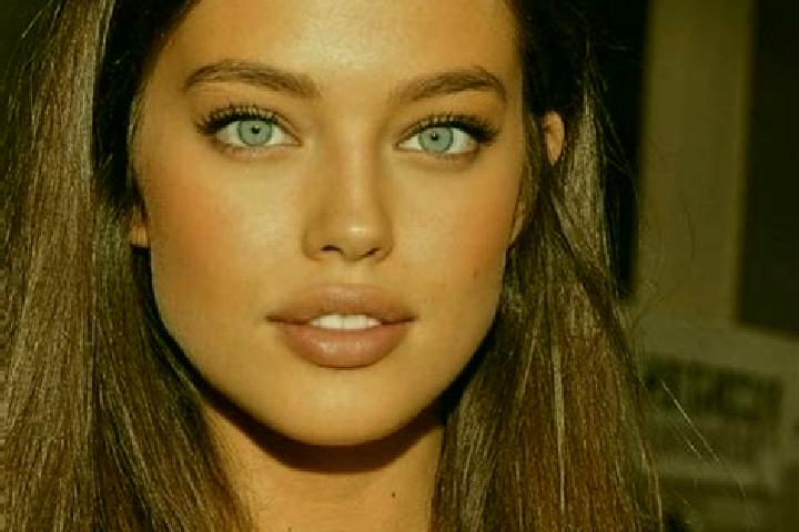 Naomi, 21, a chestnut green-eyed mediterranean companion based in Dundas. Offering Dinner Date, Striptease, Deep French Kissing, GFE, BDSM. Available for inc...
