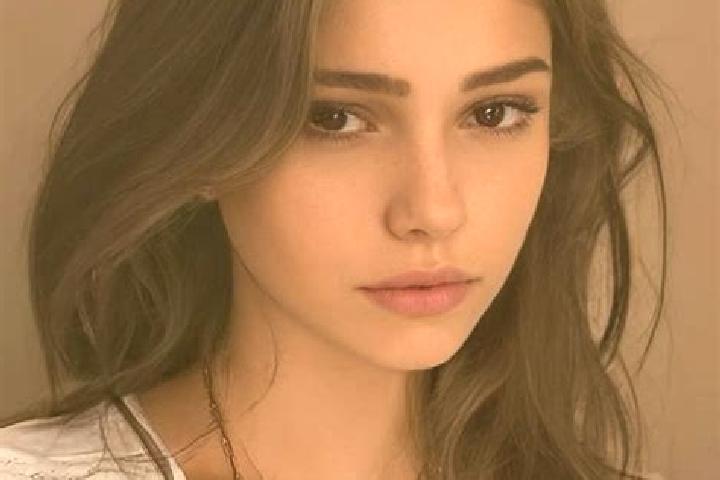Naomi, 21, a chestnut grey-eyed slavic companion based in Simpang Bandung. Offering Couples, Duos, Girlfriend Experience, Prostate Massage. Available for inc...