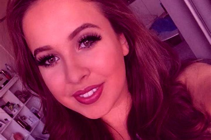 Naomi, 21, a dark blonde amber-eyed caucasian companion based in Sainte-Eulalie-en-Born. Offering CIM, BDSM, A-Level, Striptease. Available for incall and ou...