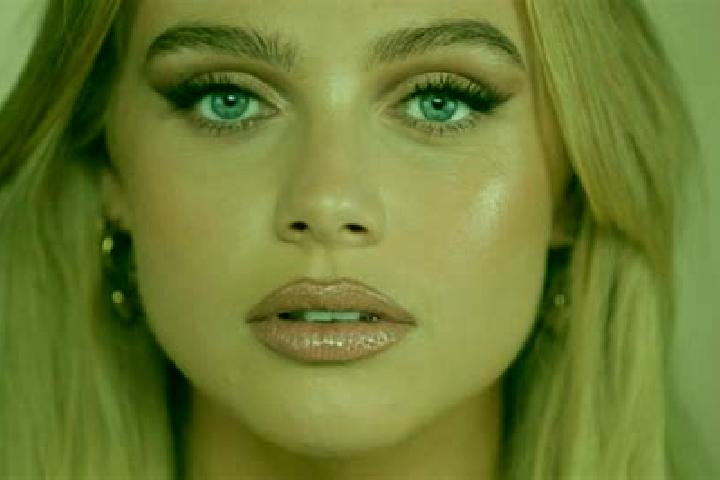 Naomi, 21, a platinum blonde blue-eyed mediterranean companion based in Petegem-aan-de-Schelde. Offering Party Girl, OWO, Roleplay, 69, Deep French Kissing. ...