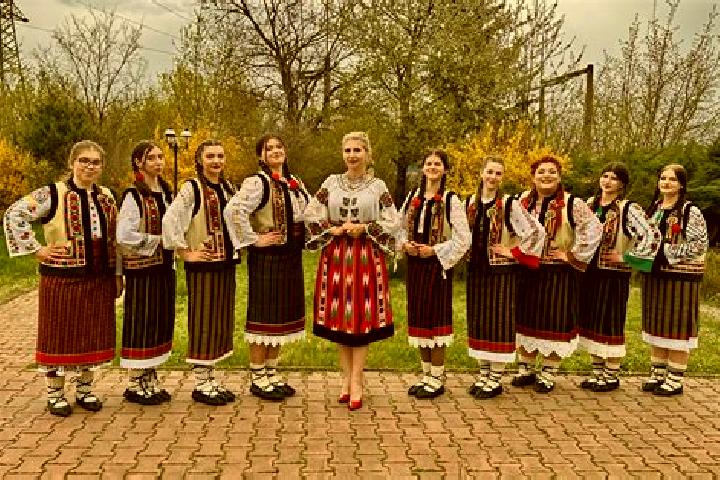 Naomi, 21 — Escort in Caraclau, Romania