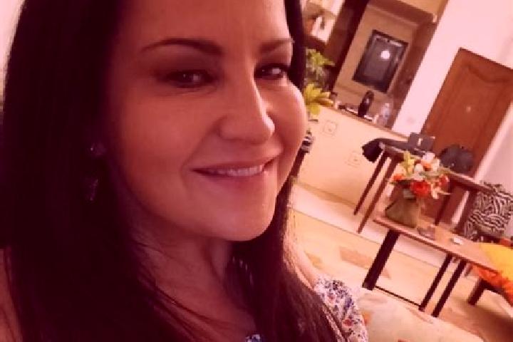 Naomi, 21 — Escort in Hollinwood, United Kingdom