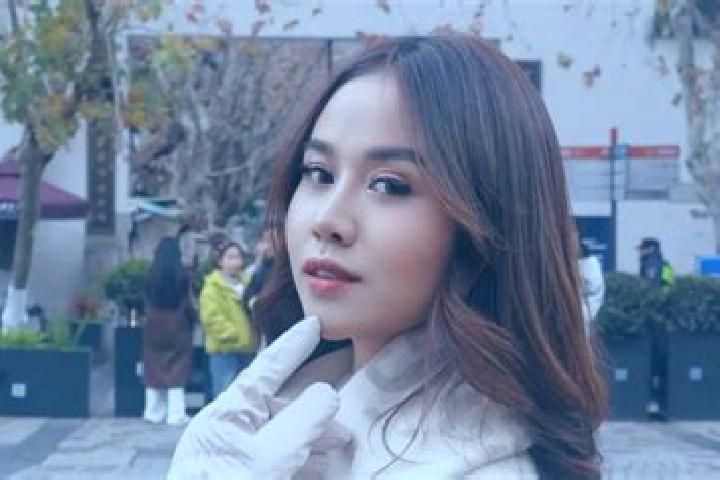 Naomi, 21 — Escort in Mayang, China