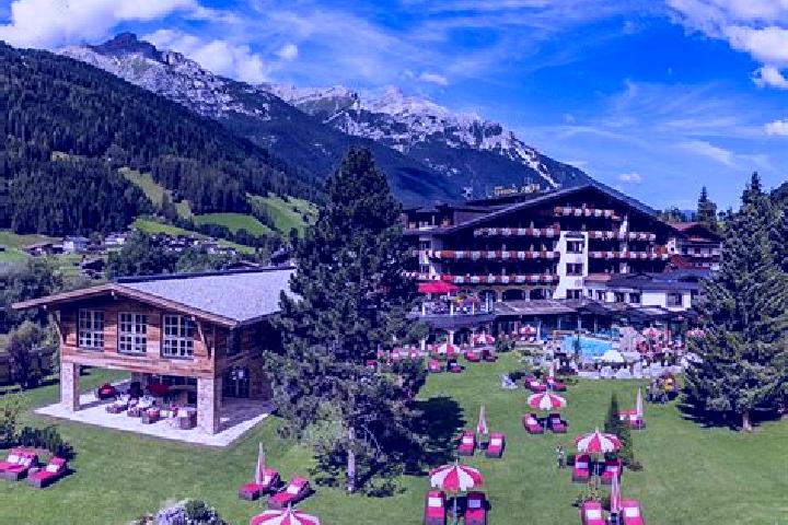 Naomi, 21 — Escort in Schoenberg im Stubaital, Austria