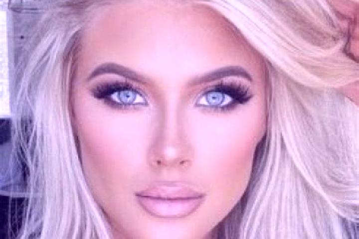 Naomi, 22, a platinum blonde green-eyed asian companion based in La Cuesta. Offering A-Level, Erotic Massage, Travel Companion. Available for incall and outc...