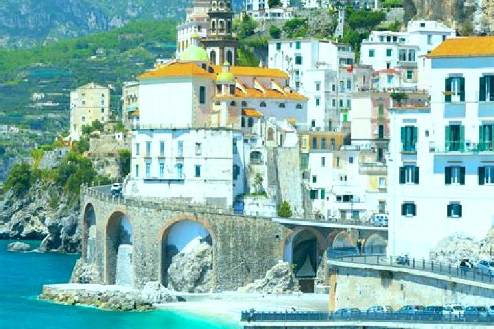 Naomi, 22 — Escort in Bollate, Italy