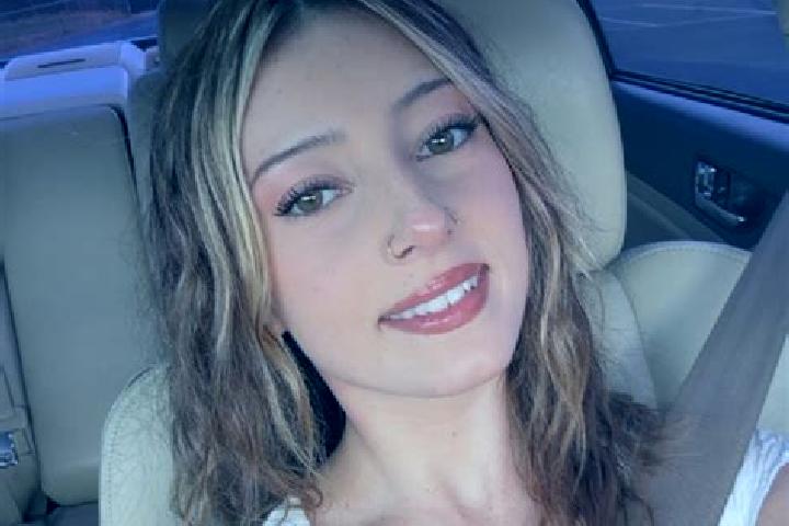 Naomi, 22 — Escort in Cheyenne, United States